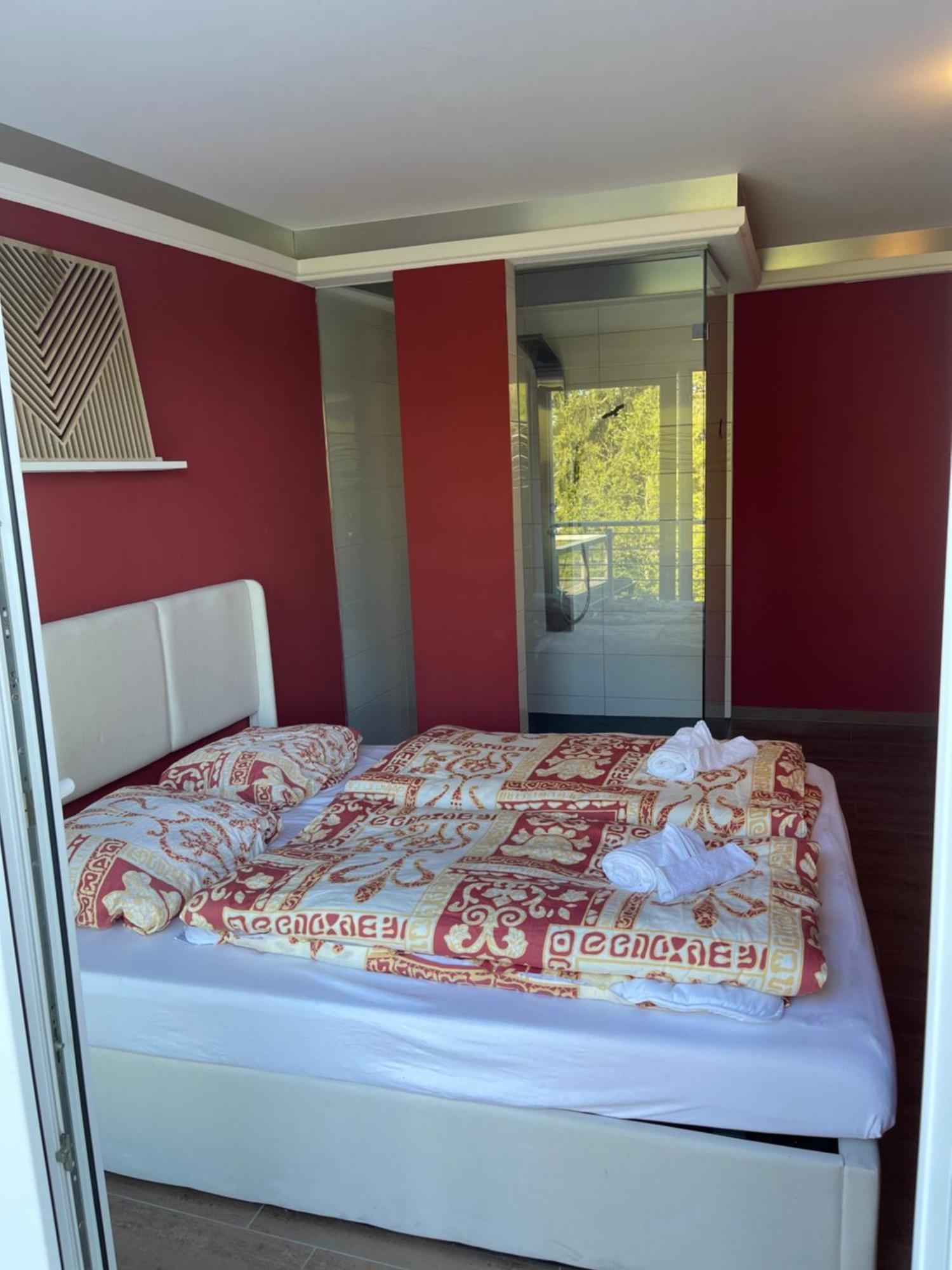 Kavkaz Restaurant & Hotel 洛马尔 外观 照片